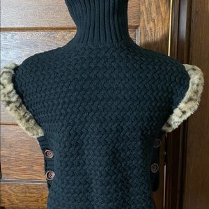 Aspen Kids Us S (7-8). Beautifully made sweater. Turtle neck. Never worn.